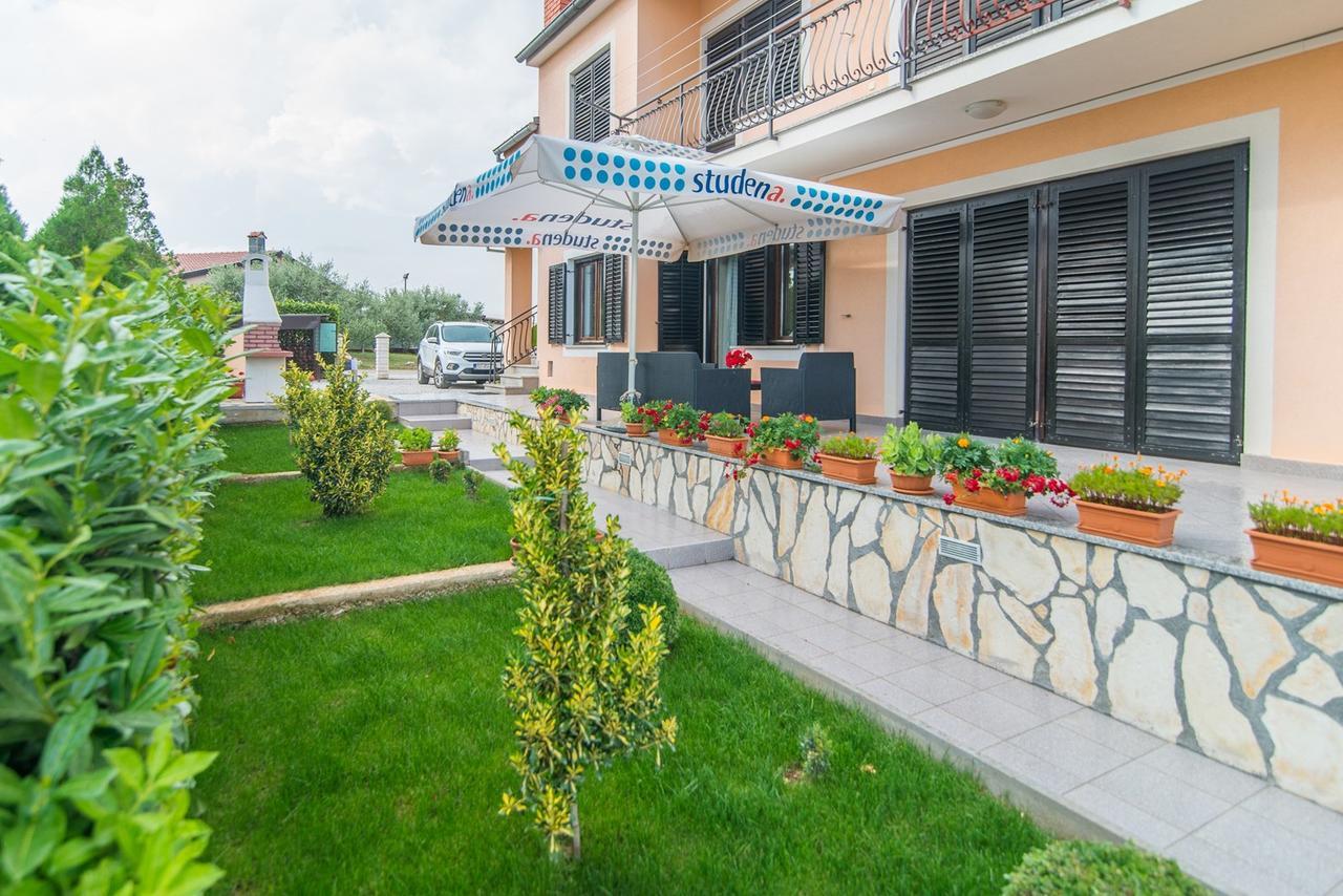 Apartment Stela Porec Exterior photo