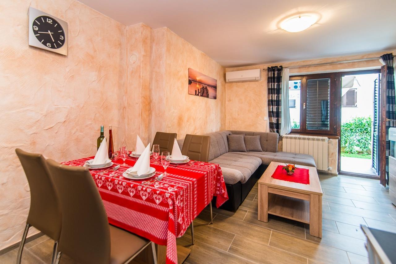 Apartment Stela Porec Exterior photo
