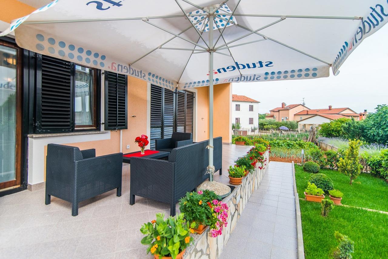 Apartment Stela Porec Exterior photo